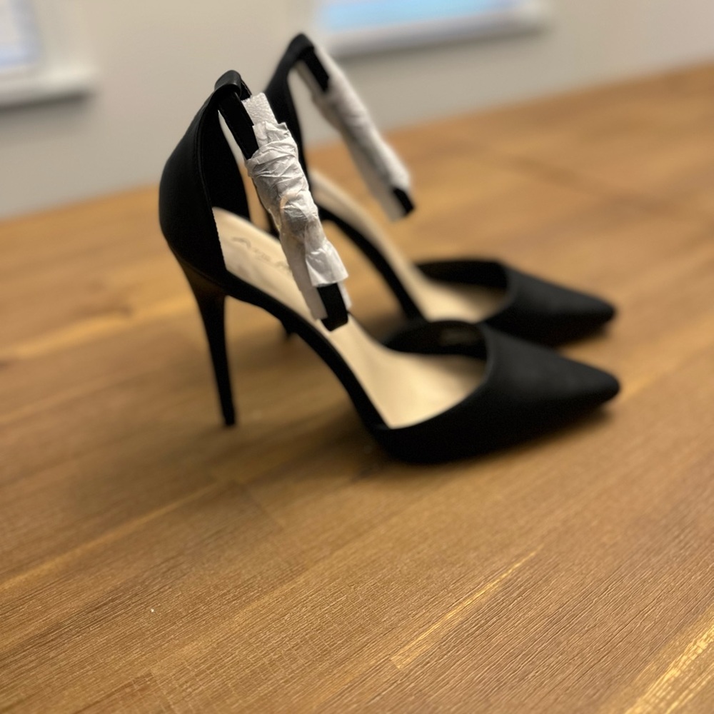 Brand new black heels